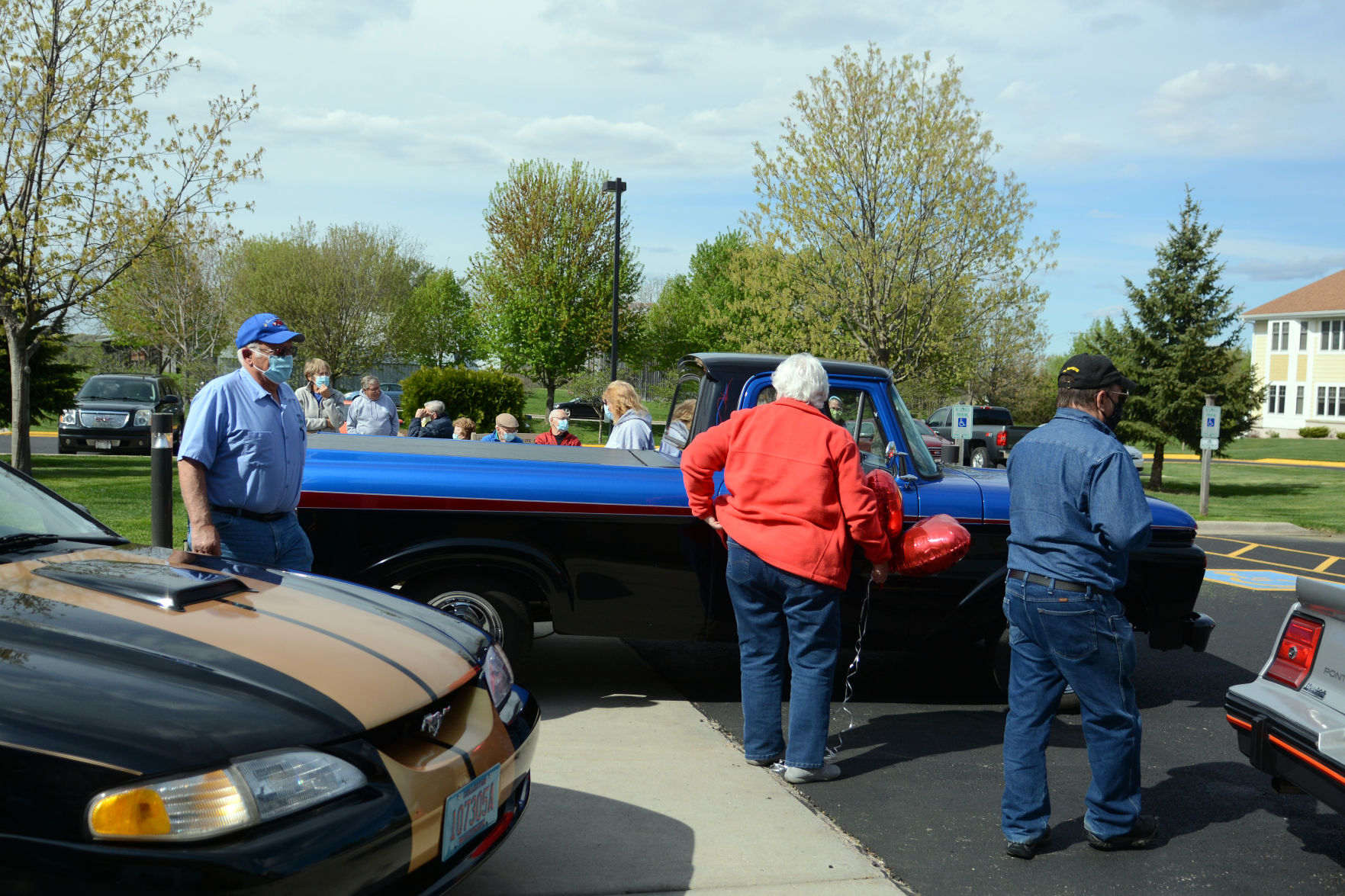 Oak Park Place classic car parade